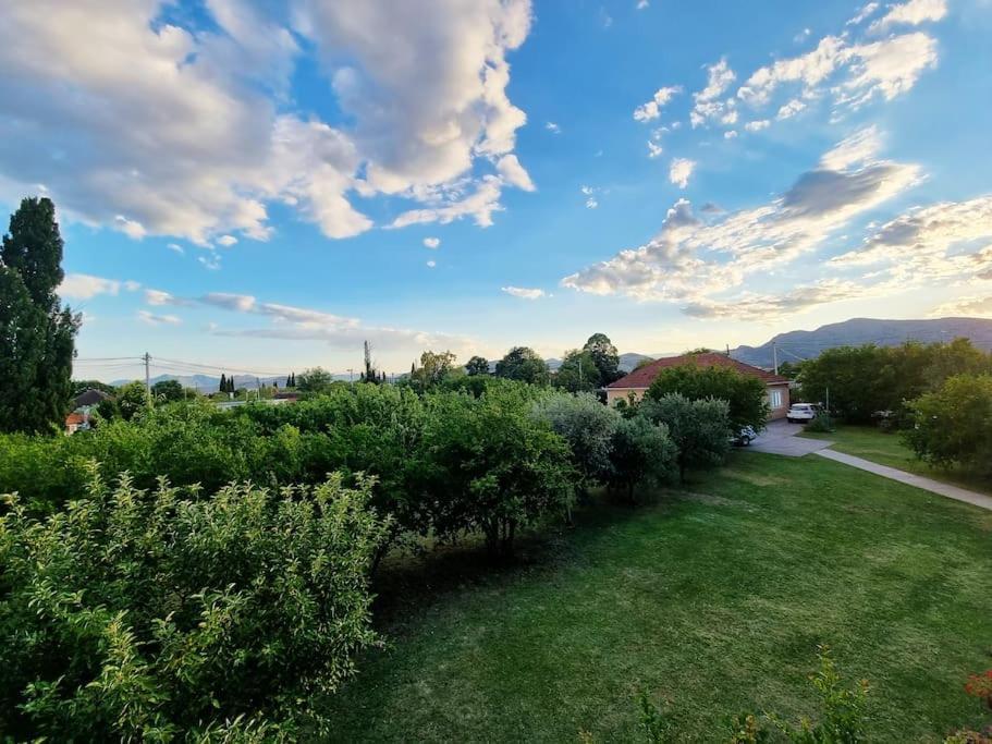 Home Mia Airport Podgorica Exterior foto